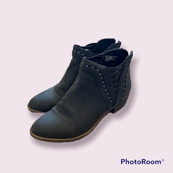 Maurice’s ankle boots - Picture 1 of 3